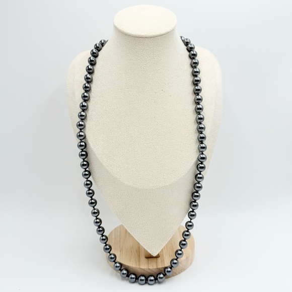 Vintage John River Signed Timeless Dark Gray Faux Pearls Small Beaded Necklace - Picture 1 of 6